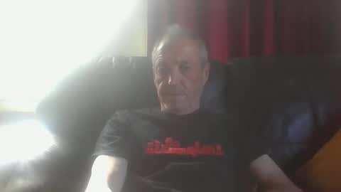 bloody52 online show from April 18, 3:32 pm