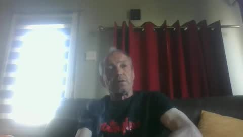 bloody52 online show from April 19, 8:24 am