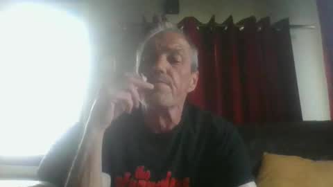 bloody52 online show from April 19, 5:56 pm