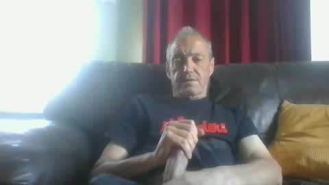 bloody52 online show from May 17, 12:28 pm