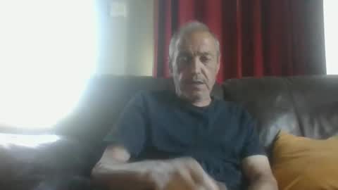 bloody52 online show from May 24, 8:17 am