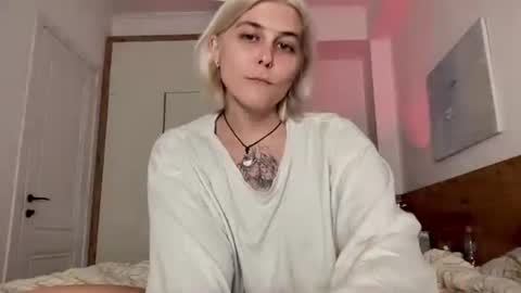 Ella online show from July 14, 7:25 pm
