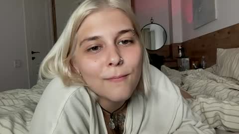 Ella online show from July 14, 8:31 pm