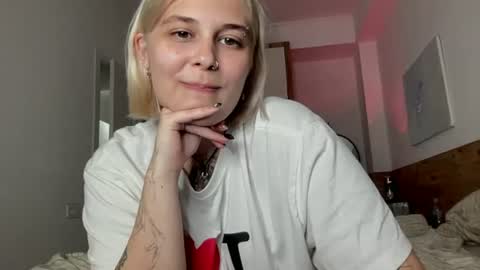 Ella online show from July 15, 6:53 pm