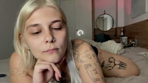 Ella online show from July 16, 9:48 pm