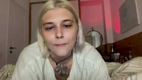 Ella online show from July 20, 8:23 pm