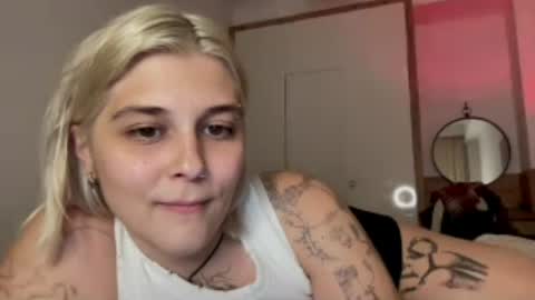 Ella online show from July 21, 9:17 pm