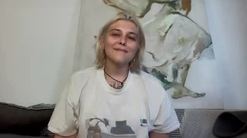 Ella online show from July 28, 2:23 pm