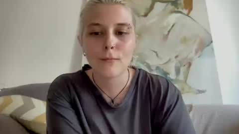 Ella online show from August 4, 2:36 pm