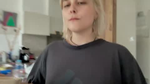 Ella online show from August 5, 11:08 am