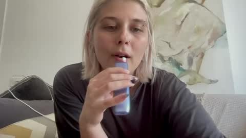 Ella online show from August 11, 9:44 am