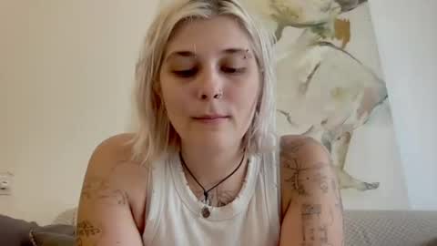 Ella online show from August 14, 11:25 am