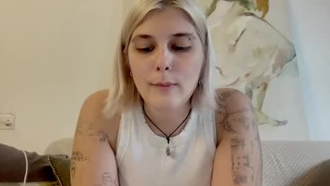 Ella online show from August 14, 1:37 pm