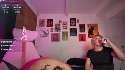 Bella Bloom ts online show from June 12, 4:52 am
