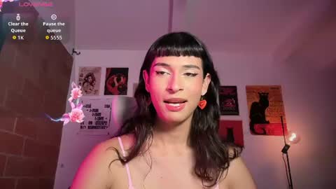 Bella Bloom ts online show from August 6, 2:21 am