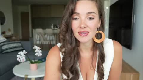 Emma Bloom online show from June 26, 8:01 pm