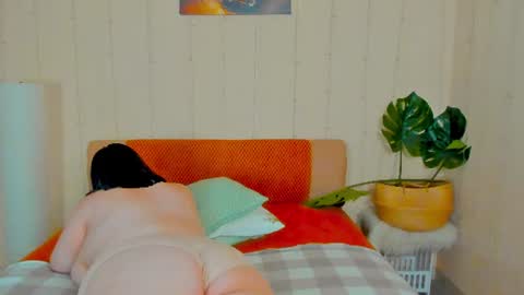 blossom_soniya online show from August 9, 12:00 am