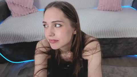 Alice or your girl from University online show from August 14, 5:05 pm