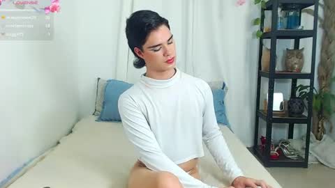 model independent  online show from July 15, 11:38 pm