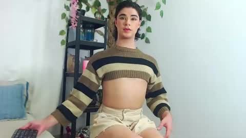 model independent  online show from July 16, 11:04 pm