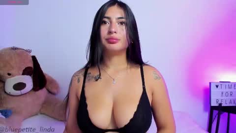 Linda  online show from July 28, 4:02 pm