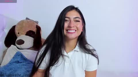 Linda  online show from August 8, 2:06 pm