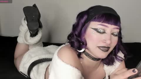 Sophie  online show from May 17, 6:14 am