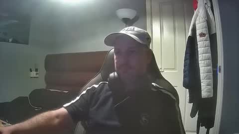 bluebirdflame1 online show from April 23, 10:57 pm