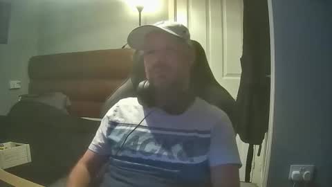 bluebirdflame1 online show from June 5, 4:06 am