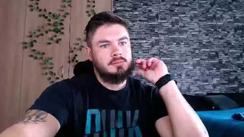 blueeyeboy0 online show from July 17, 9:42 am