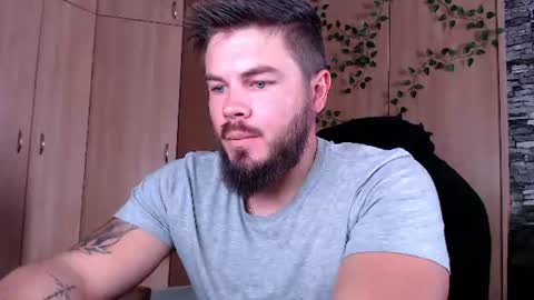 blueeyeboy0 online show from July 28, 10:21 am
