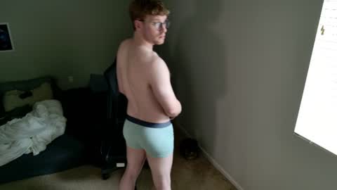 blueeyedtallguy online show from July 28, 11:33 pm