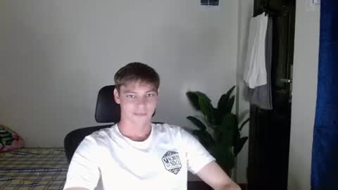 blueeyedboyisasia online show from July 23, 2:19 pm