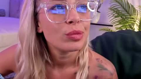 Kate online show from August 13, 5:21 am
