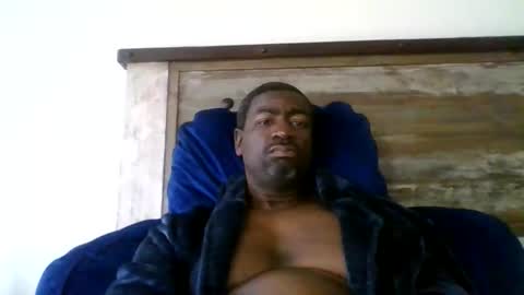 bluuthunder1914 online show from May 12, 2:28 pm