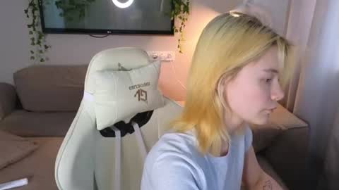 Alice and David online show from July 14, 2:17 am