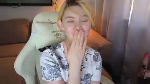 Alice and David online show from July 25, 12:58 am