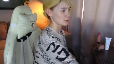 Alice and David online show from July 26, 1:43 am