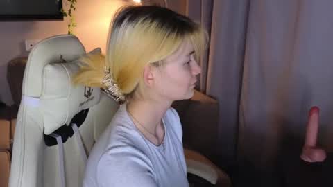 Alice and David online show from August 4, 10:29 pm