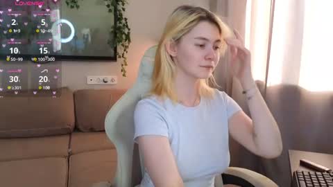 Alice and David online show from August 5, 11:52 am