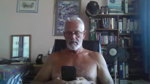 Bobbgud online show from April 15, 1:07 pm