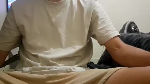 bobby_00x00 online show from March 26, 9:24 am