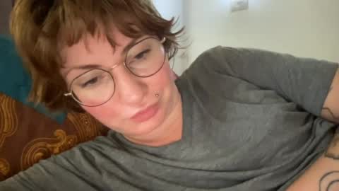 Bobby new got sick  je suis malade online show from August 16, 6:39 am