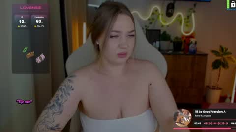  Lina  online show from July 18, 9:16 pm