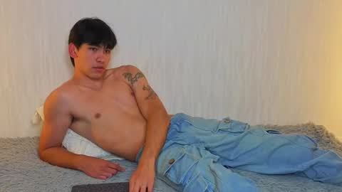KEVINLEOCHARLY online show from June 30, 6:31 pm