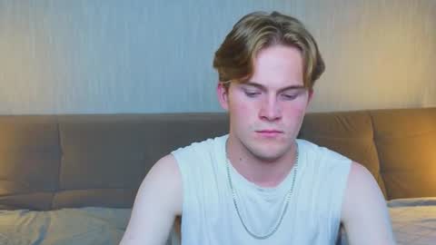 KEVINLEOCHARLY online show from July 6, 4:59 am