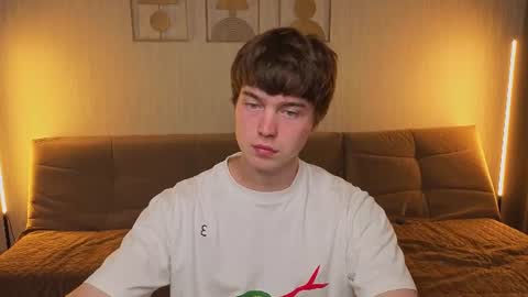 KEVINLEOCHARLY online show from July 16, 5:41 am