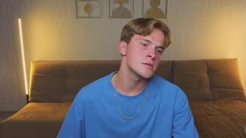 KEVINLEOCHARLY online show from August 15, 8:40 am