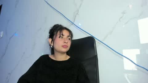 bonniebloom_ online show from August 2, 9:49 am