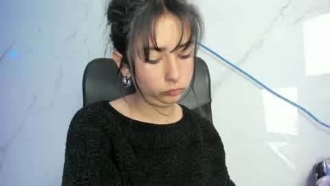 bonniebloom_ online show from August 2, 11:06 am